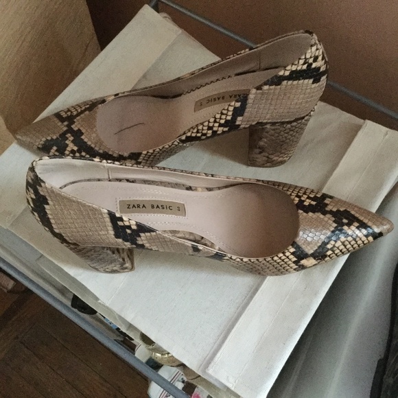 Zara Python Pointed Toe Pumps NEW never worn - Picture 1 of 6